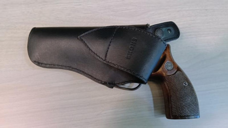 Vendo o cambio por algo de mi interés revólver ASTRA POLICE guiado en F. 

Dos tambores, .357 y 9 mm. 31