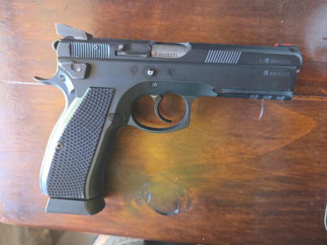 buenas , se vende Pistola CZ-SP01 TACTICAL + kit IPSC.
Incluye 4 cargadores de 18 cartuchos
funda ghost 10