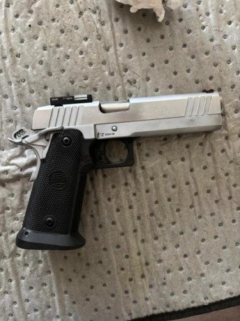 SPS PANTERA del 9 pb 3000 disparos y miras MEPROLIGHT 2200€ 3 cargadores se encuentra en Cádiz guiada 02