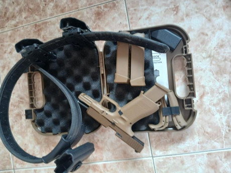 Hola, se vende Glok X19 con 2 cargadores exrtra y cinturón IPSC, apenas ha tirado una caja de cartuchos, 00