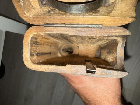 Funda original de BH MM31, también vale para Astra 900 y Mauser c96.
Está en perfecto estado salvo resorte 12