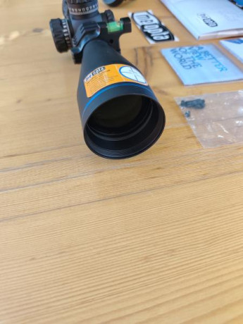 Vendo visor Meopta optika 6 4,5-27x50.
Tubo de 30, retícula zplex en segundo plano focal.
Torretas con 00