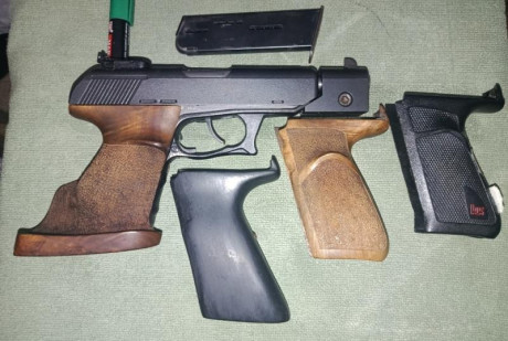 HK p9s Sport, calibre 9 mm, estado muy bueno.
El alojamiento del amortiguador lo he puesto nuevo, tiene 02