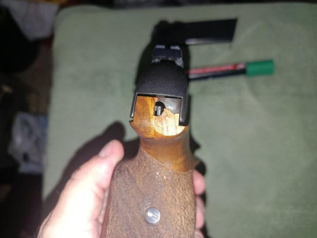 HK p9s Sport, calibre 9 mm, estado muy bueno.
El alojamiento del amortiguador lo he puesto nuevo, tiene 00