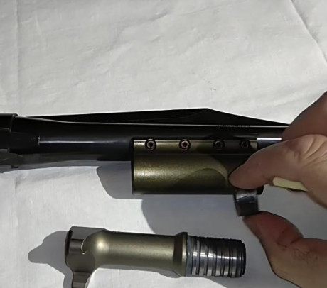 Hola.
Tengo un benelli argo 3006 de los primeros. El otro dia haciendo la limpieza del sistema de gases. 01