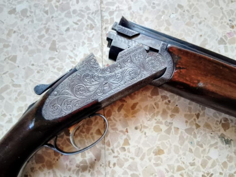 Vendo superpuesta Félix Sarrasqueta especial para tiro / foso o puesto fijo por reestructuración de armero.
​Características 00