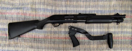 Escopeta STINGER RXT 1206 
Calibre 12
Corredera, carga 4+1
Culata fija de polímero y culata plegable
4 32