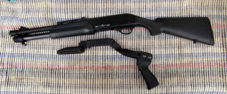 Escopeta STINGER RXT 1206 
Calibre 12
Corredera, carga 4+1
Culata fija de polímero y culata plegable
4 31
