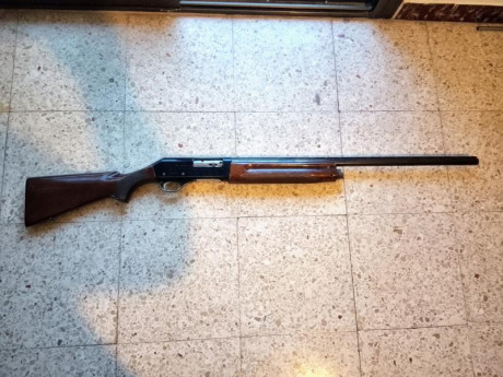 ​Vendo escopeta semiautomática Fabarm Modelo 130 en calibre 12 por exceso de armas en la guía.
​Características:
​Sistema: 02