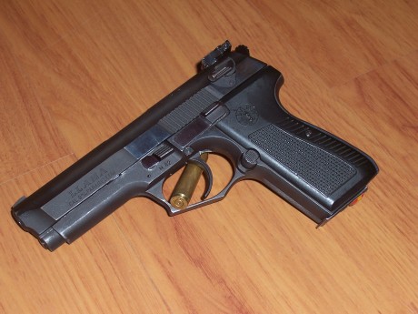 Hola,he abierto este hilo para que todos aquellos que tengais armas Españolas,podais lucirlas aqui con 32