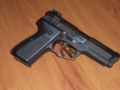 Hola,he abierto este hilo para que todos aquellos que tengais armas Españolas,podais lucirlas aqui con 31