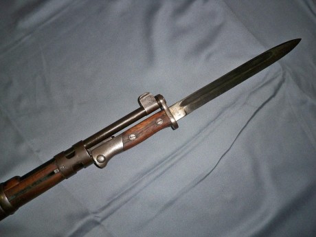 :shock: Acabo de ver en un foro especializado en cuchilleria, que la bayoneta con la que rajan a Rambo 50