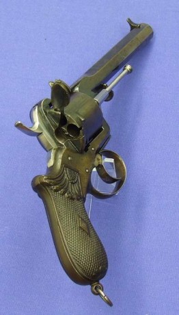 Voy a colocar unas fotos de un arma larga alemana de llave de mecha del siglo XVI. 62
