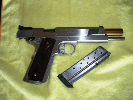 HOLA, AMIGOS

ME GUSTARIA SABER CUAL ES LA MEJOR PISTOLA 9MM PARA PRECISION 25M.

                    41