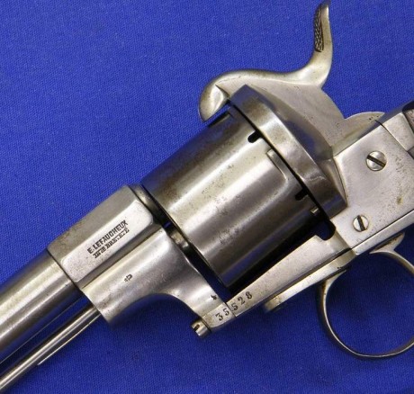 Voy a colocar unas fotos de un arma larga alemana de llave de mecha del siglo XVI. 91