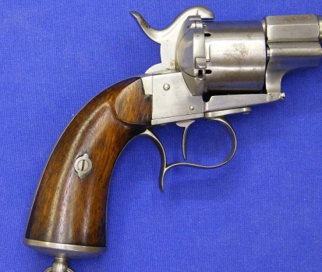 Voy a colocar unas fotos de un arma larga alemana de llave de mecha del siglo XVI. 100