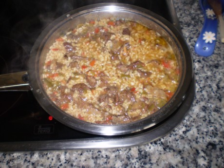Queridos amigos: ante las expectación :8 causada por el desayuno que me he pegado esta mañana, el cual 00