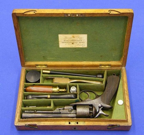 Voy a colocar unas fotos de un arma larga alemana de llave de mecha del siglo XVI. 10