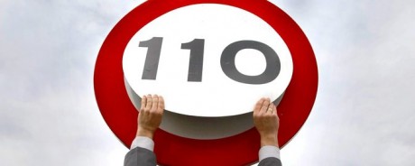 Pues he usado mi coche a 110 por autovía en llano, un renault clío 1.6 con seis marchas, para no opinar 00