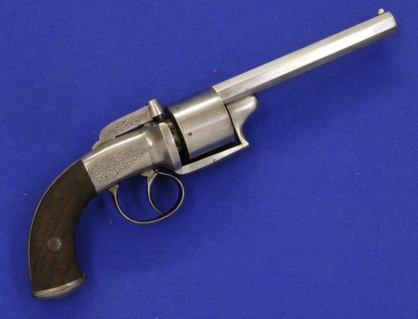 Voy a colocar unas fotos de un arma larga alemana de llave de mecha del siglo XVI. 61