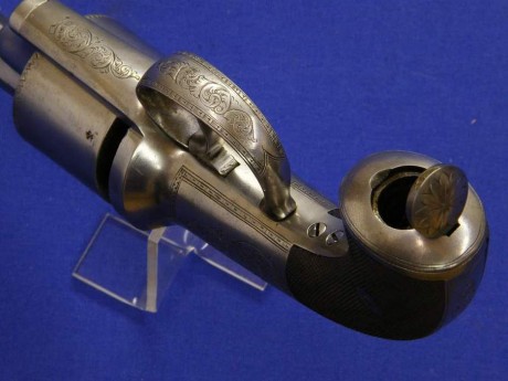 Voy a colocar unas fotos de un arma larga alemana de llave de mecha del siglo XVI. 80