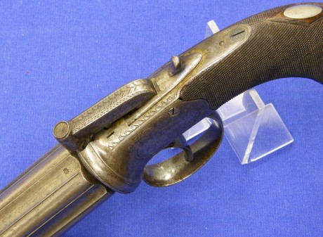 Voy a colocar unas fotos de un arma larga alemana de llave de mecha del siglo XVI. 112
