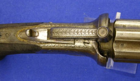 Voy a colocar unas fotos de un arma larga alemana de llave de mecha del siglo XVI. 122
