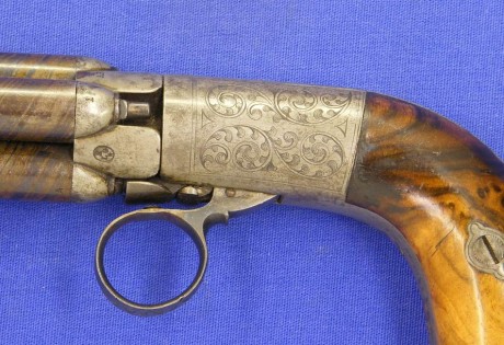 Voy a colocar unas fotos de un arma larga alemana de llave de mecha del siglo XVI. 171