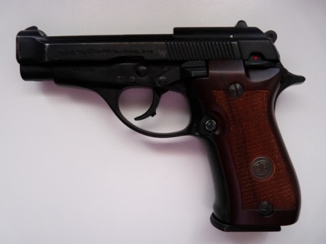 Todos los que vamos viniendo por aquí tenemos varias armas y réplicas. Armas que además nos esforzamos 11
