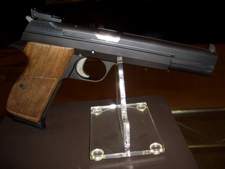 Bueno,
Siguiendo las buenas tradiciones, abro este post para que el puñado de propietarios de estas armas 11