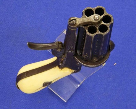 Voy a colocar unas fotos de un arma larga alemana de llave de mecha del siglo XVI. 20