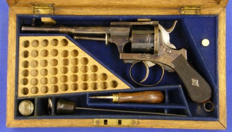 Voy a colocar unas fotos de un arma larga alemana de llave de mecha del siglo XVI. 31