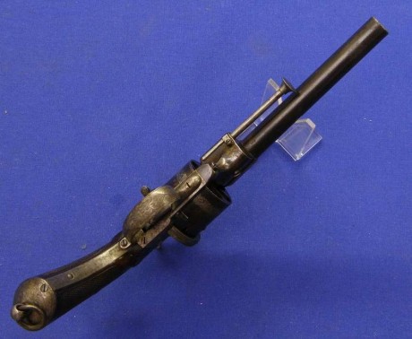 Voy a colocar unas fotos de un arma larga alemana de llave de mecha del siglo XVI. 70