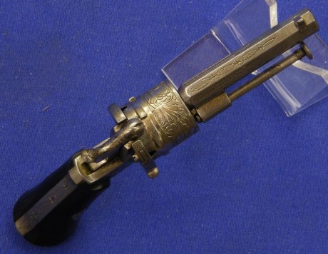 Voy a colocar unas fotos de un arma larga alemana de llave de mecha del siglo XVI. 92