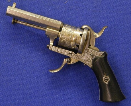 Voy a colocar unas fotos de un arma larga alemana de llave de mecha del siglo XVI. 91
