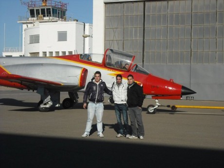 Hola a todos,aquí subo unas fotitos de mi visita a la Academia General del Aire.
Un saludo,espero que 01