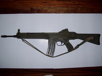¿Sabe alguien si pondran a la venta el CETME L tal y como hicieron con el C?
Yo creo que para un uso "civil" 11