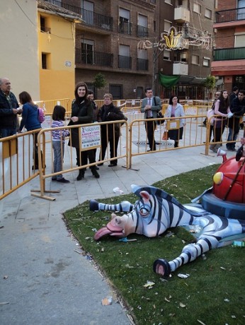 Estamos en Fallas, a nuestro querido zebra también lo han “inmortalizado temporalmente”, ya que mañana 50