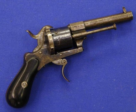 Voy a colocar unas fotos de un arma larga alemana de llave de mecha del siglo XVI. 151