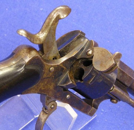 Voy a colocar unas fotos de un arma larga alemana de llave de mecha del siglo XVI. 161