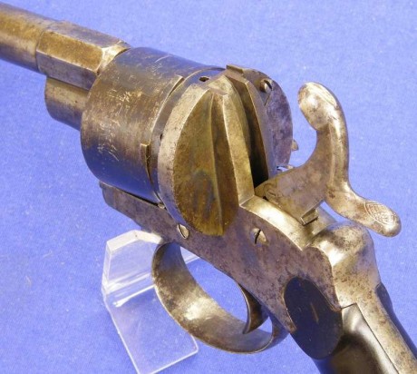 Voy a colocar unas fotos de un arma larga alemana de llave de mecha del siglo XVI. 11