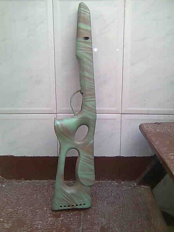 Aquí enriquezco el asunto con unas imagenes de armas pintadas por mi. Si alquien quiere información sobre 152