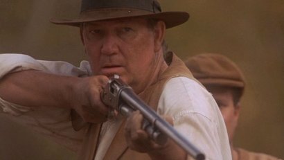 Compañeros,

En vista de las ganas de algunos (Elcafe, Wilcow, Vrakk, etc) por adivinar armas de películas 130