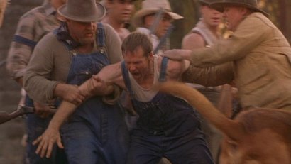 Compañeros,

En vista de las ganas de algunos (Elcafe, Wilcow, Vrakk, etc) por adivinar armas de películas 170