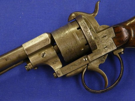 Voy a colocar unas fotos de un arma larga alemana de llave de mecha del siglo XVI. 42