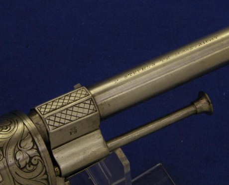 Voy a colocar unas fotos de un arma larga alemana de llave de mecha del siglo XVI. 101