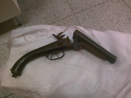 Hola, me han dicho que una persona tiene la siguiente arma que heredó de su padre y quiere venderla pero 50