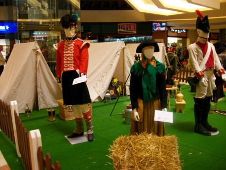 Espacio León, uno de los centros comerciales de mi tierra ha organizado una exposición sobre el Regimiento 05