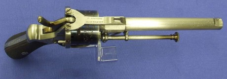 Voy a colocar unas fotos de un arma larga alemana de llave de mecha del siglo XVI. 152