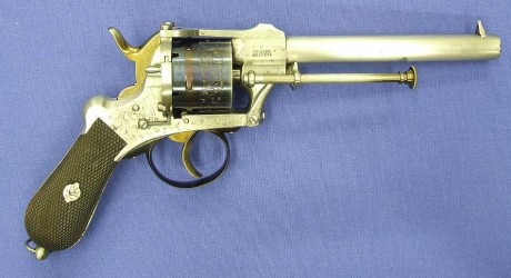 Voy a colocar unas fotos de un arma larga alemana de llave de mecha del siglo XVI. 150